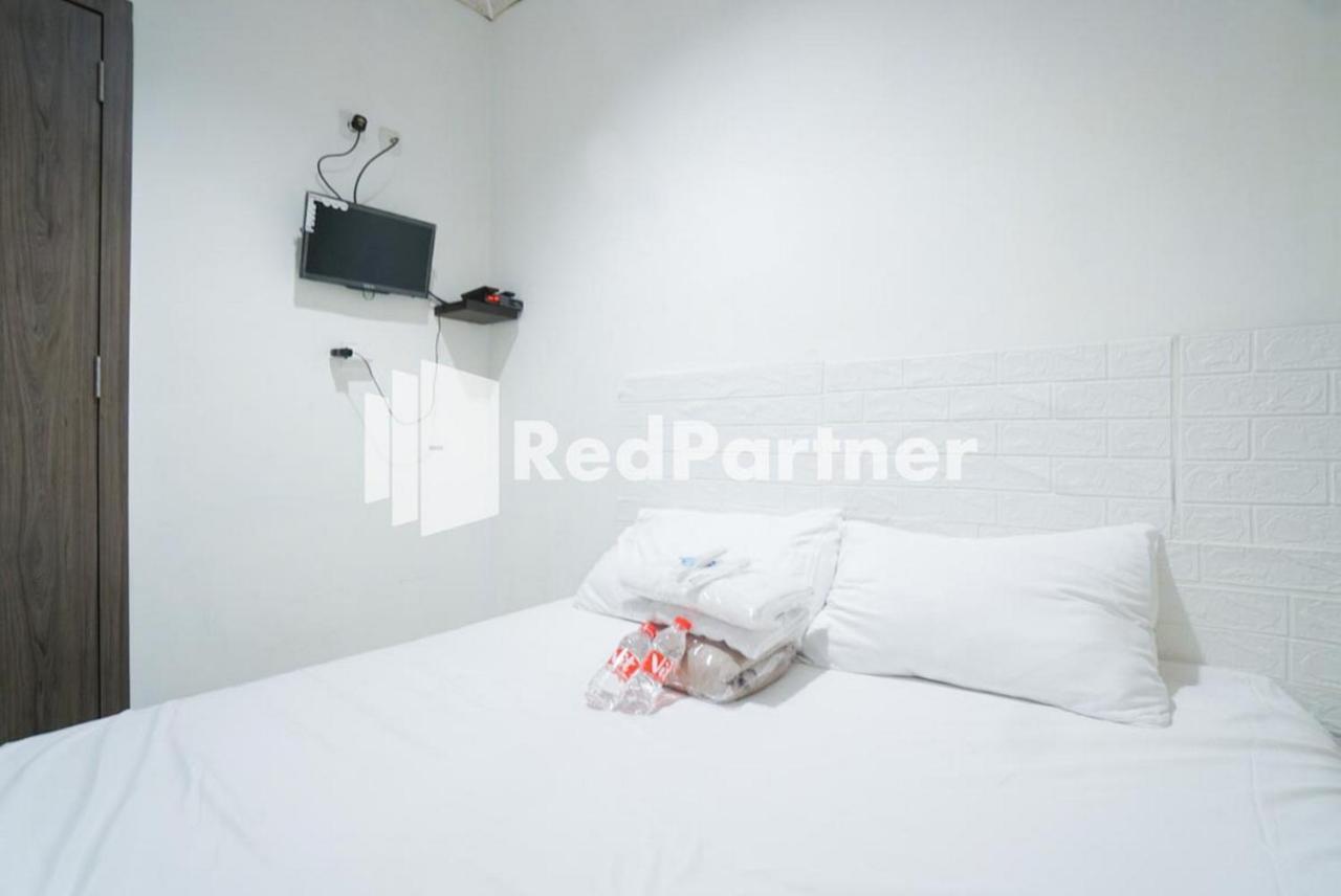 Eascot Hotel Mitra Reddoorz Cakarta Dış mekan fotoğraf