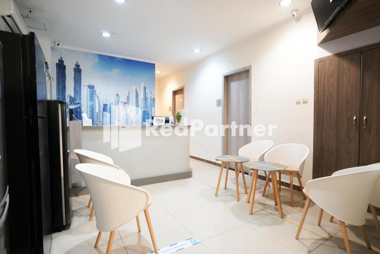 Eascot Hotel Mitra Reddoorz Cakarta Dış mekan fotoğraf