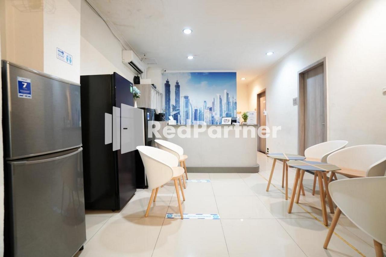 Eascot Hotel Mitra Reddoorz Cakarta Dış mekan fotoğraf