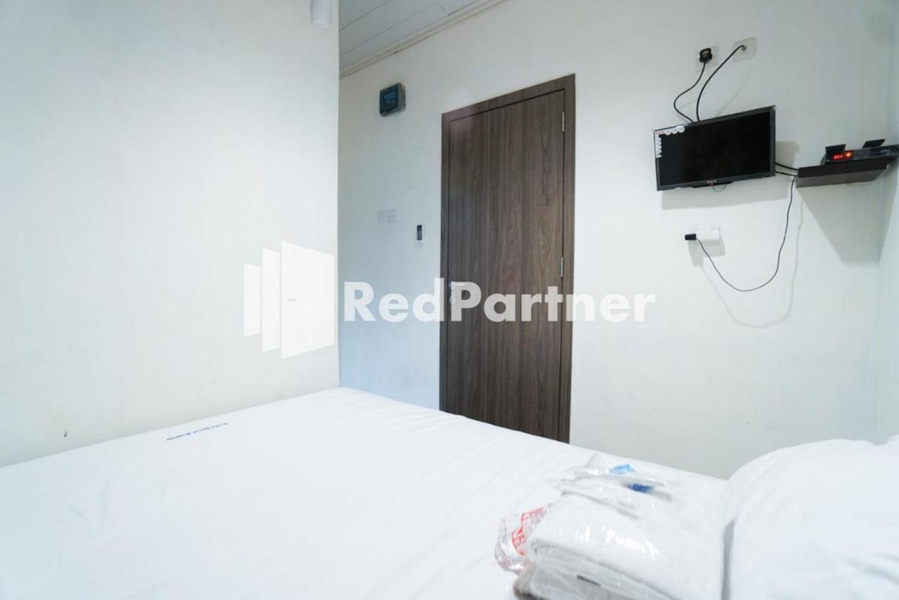 Eascot Hotel Mitra Reddoorz Cakarta Dış mekan fotoğraf